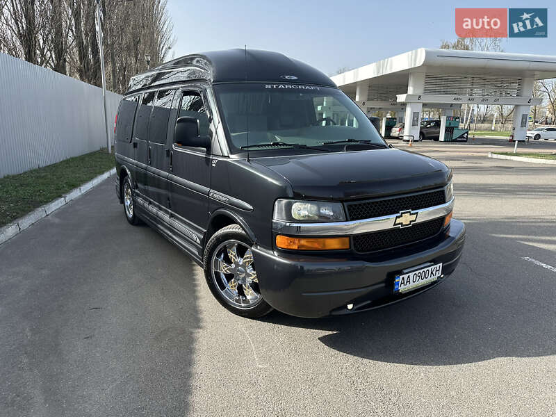 Минивэн Chevrolet Express 2004 в Киеве