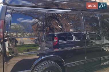 Минивэн Chevrolet Express 2004 в Николаеве