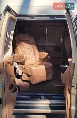 Минивэн Chevrolet Express 2011 в 
