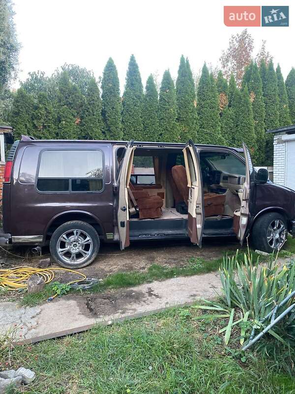 Минивэн Chevrolet Express 1996 в Киеве