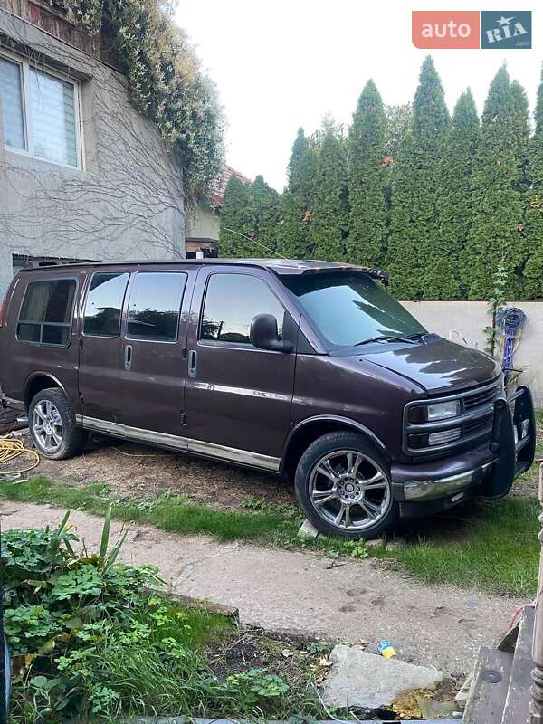 Минивэн Chevrolet Express 1996 в Киеве