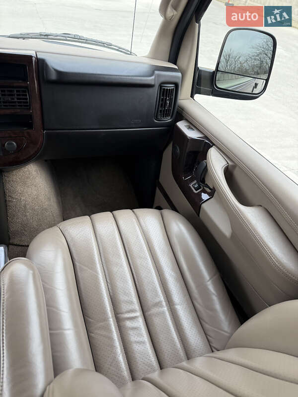 Мінівен Chevrolet Express 2013 в Одесі