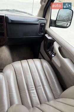Минивэн Chevrolet Express 2013 в 
