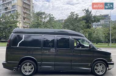 Минивэн Chevrolet Express 2004 в 