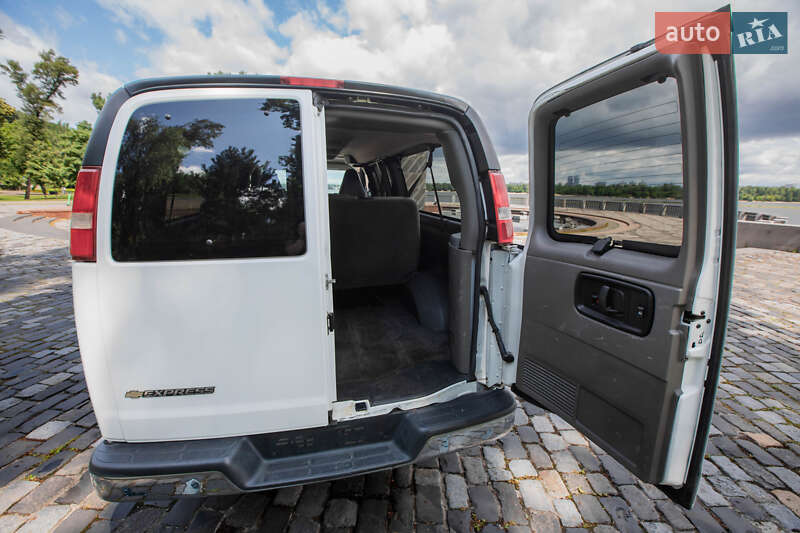 Минивэн Chevrolet Express 2018 в Киеве фото 54 Минивэн Chevrolet Express 2018 в Киеве