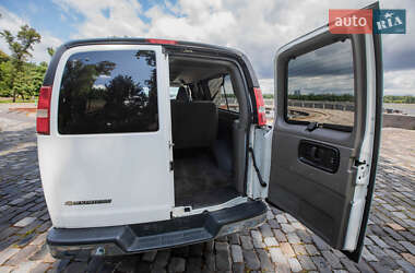 Минивэн Chevrolet Express 2018 в 