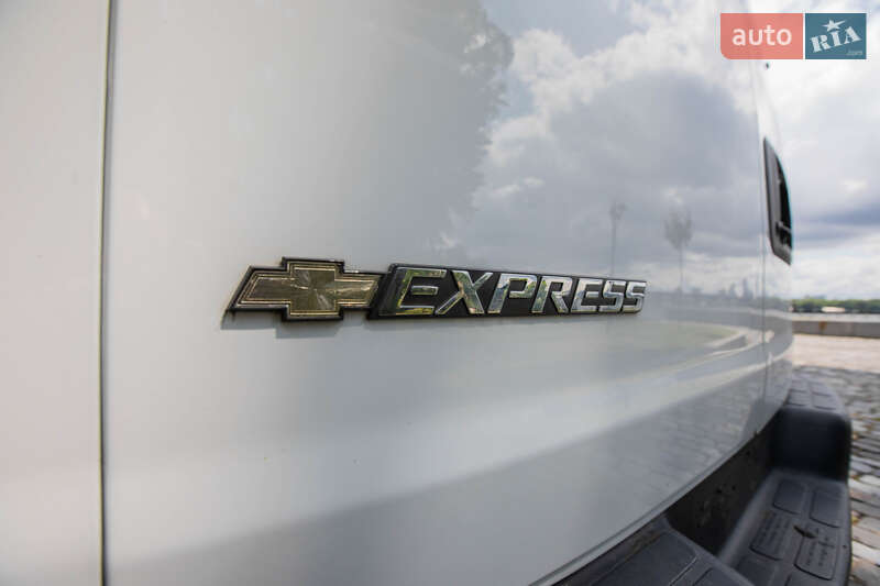 Минивэн Chevrolet Express 2018 в Киеве фото 56 Минивэн Chevrolet Express 2018 в Киеве