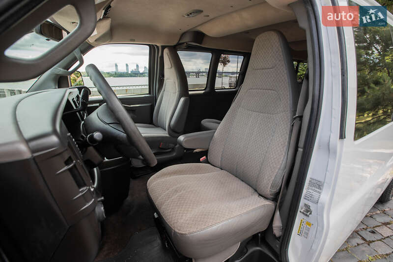 Минивэн Chevrolet Express 2018 в Киеве фото 57 Минивэн Chevrolet Express 2018 в Киеве