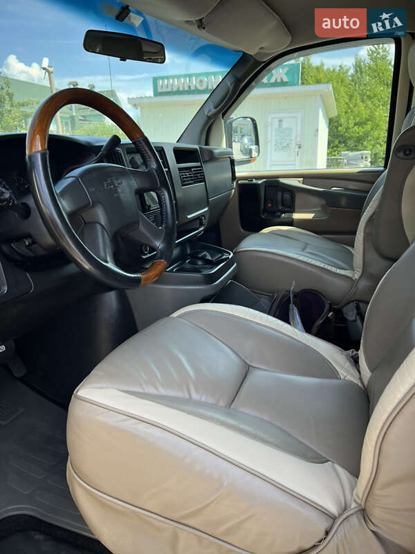 Минивэн Chevrolet Express 2006 в Хмельницком