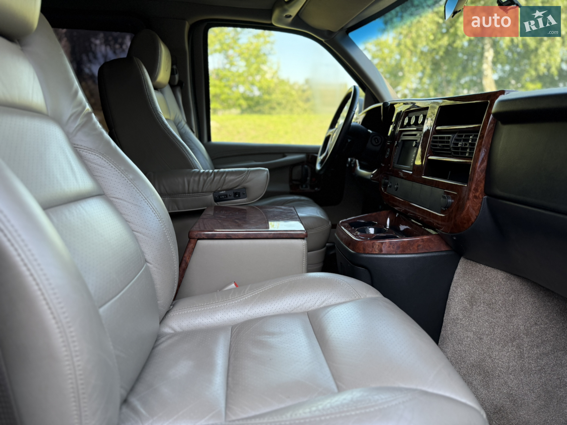 2012 Chevrolet Express - мініатюра 11