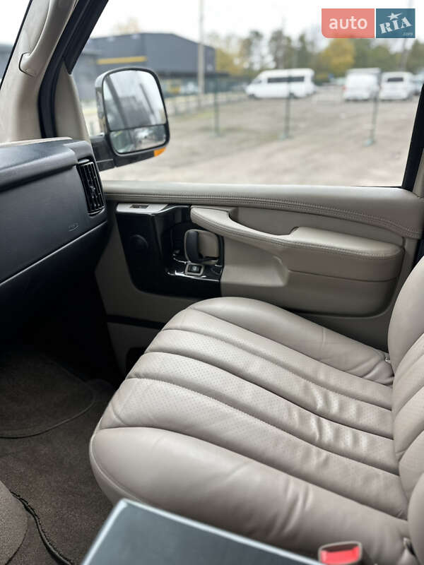 Мінівен Chevrolet Express 2012 в Києві