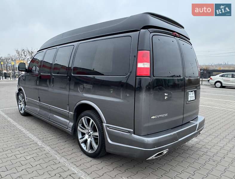Мінівен Chevrolet Express 2008 в Києві