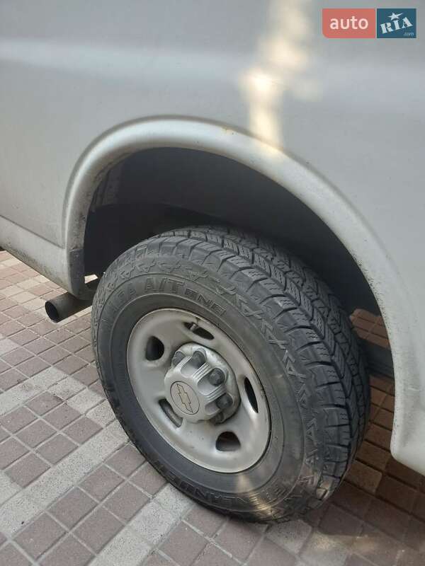Минивэн Chevrolet Express 2007 в Киеве
