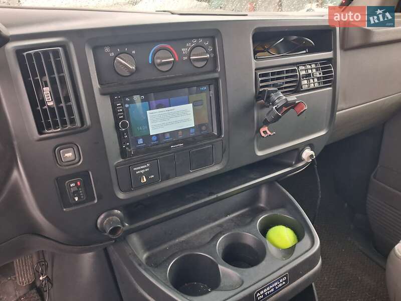 Мінівен Chevrolet Express 2004 в Києві