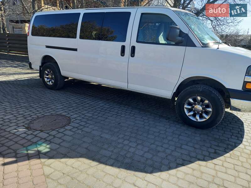 Мінівен Chevrolet Express 2017 в Долині
