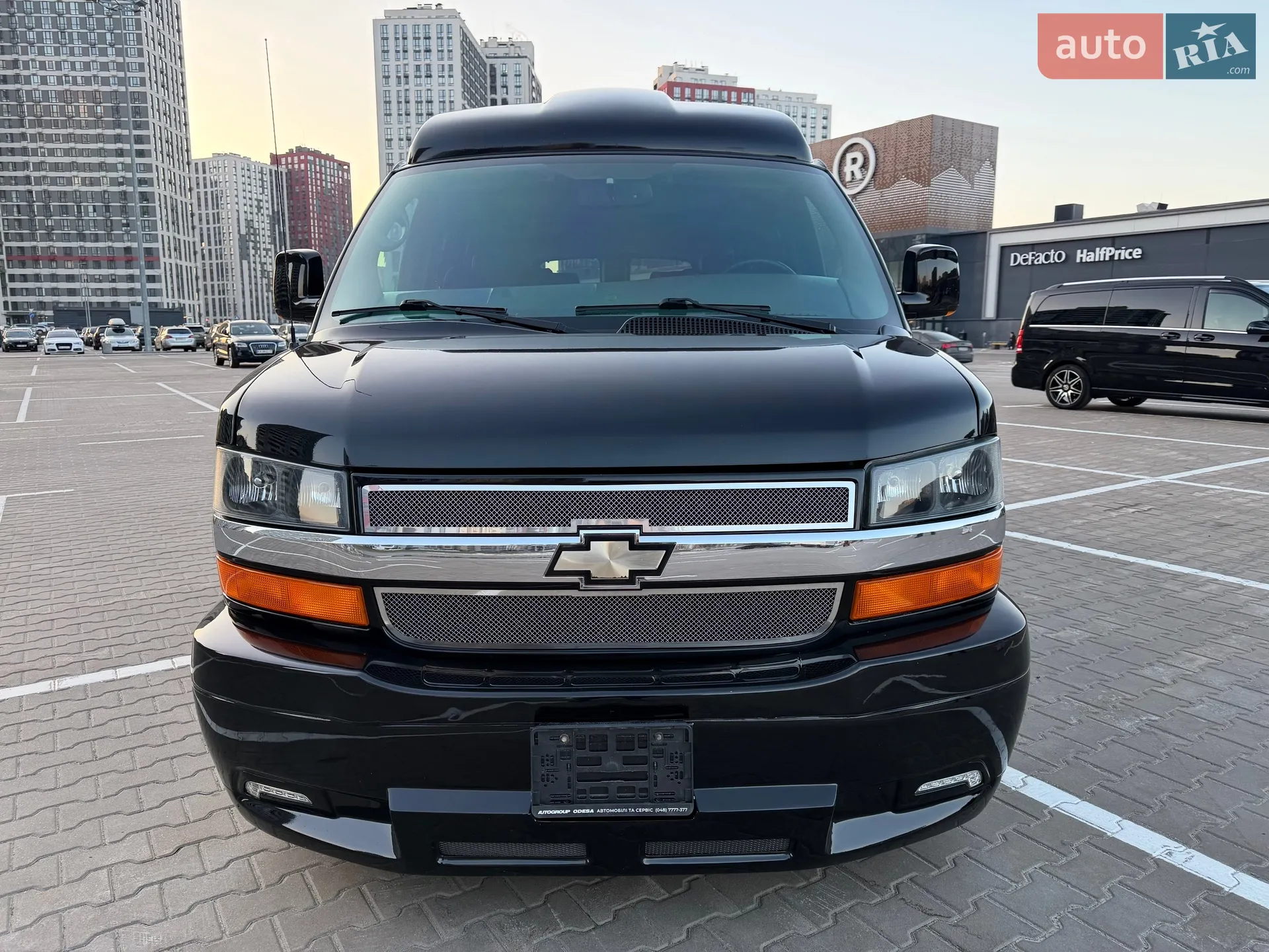 2010 Chevrolet Express - мініатюра 2