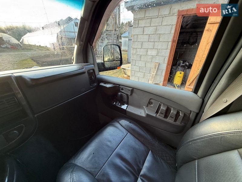 Минивэн Chevrolet Express 2008 в Нетешине
