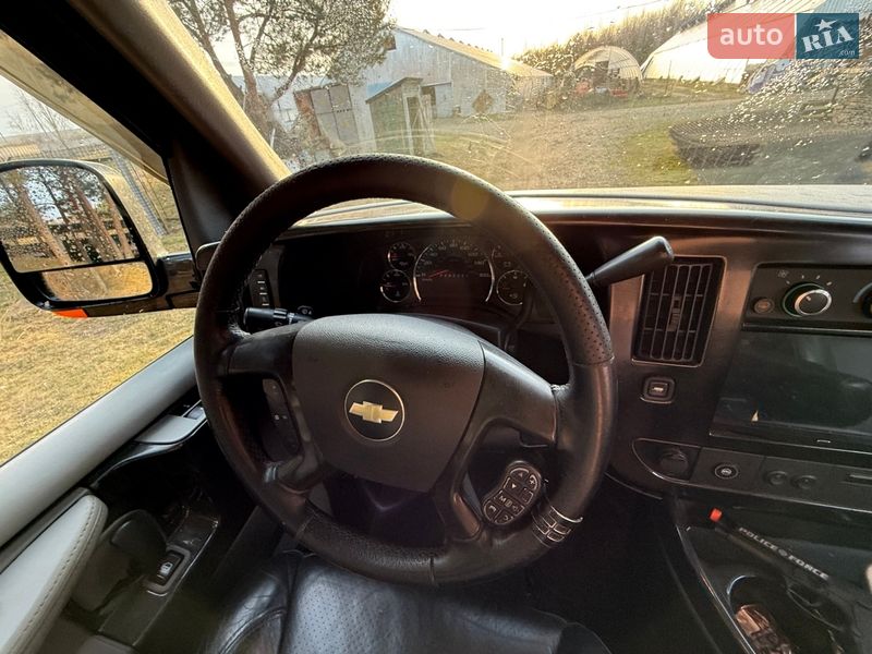 Минивэн Chevrolet Express 2008 в Нетешине