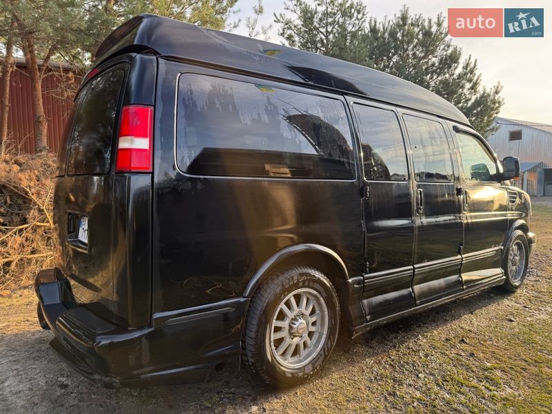Минивэн Chevrolet Express 2008 в Нетешине