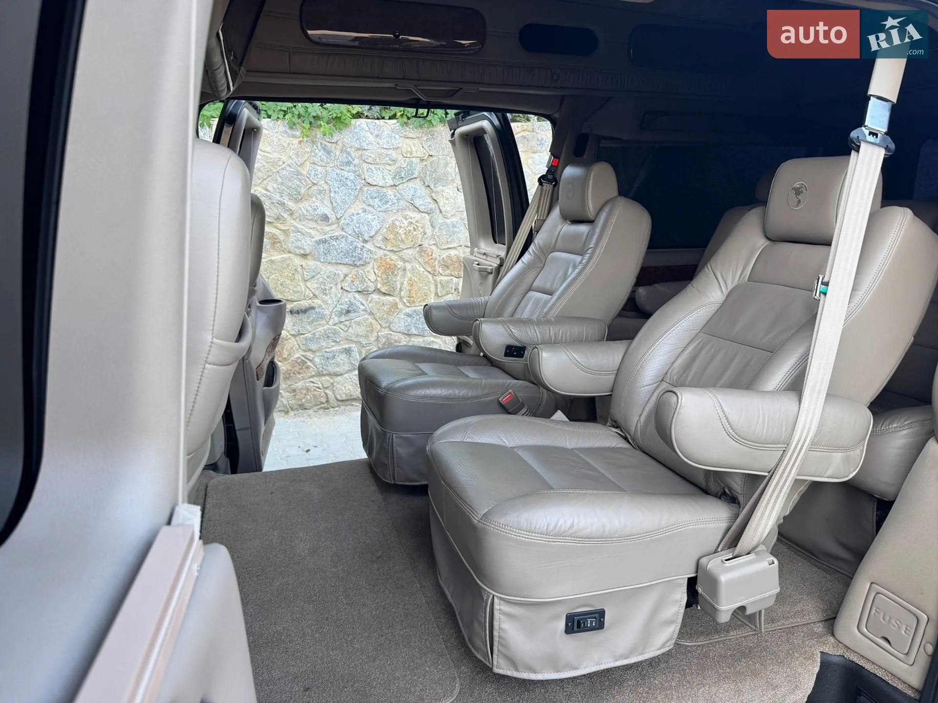 2012 Chevrolet Express - мініатюра 11