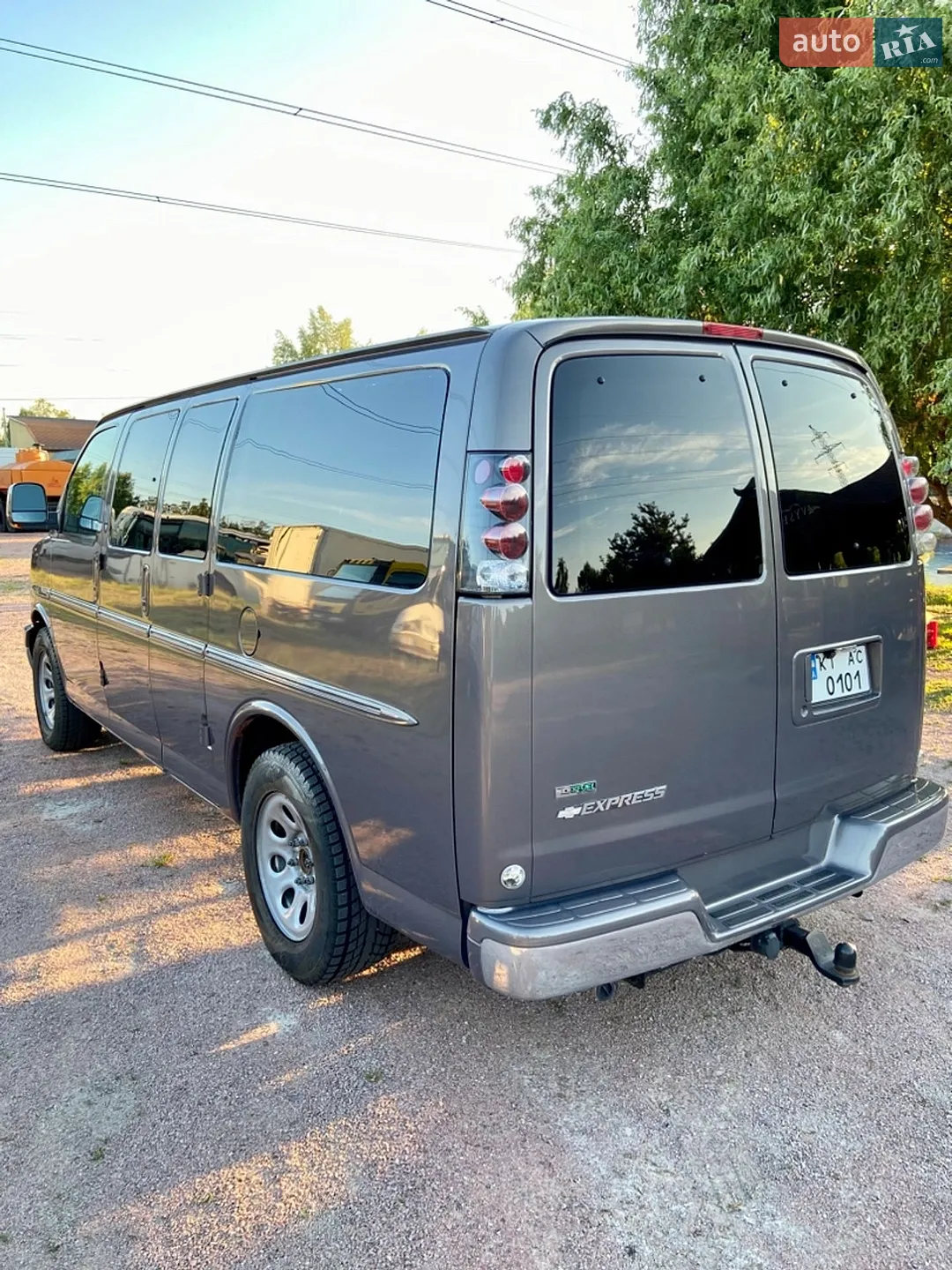 2010 Chevrolet Express - мініатюра 9
