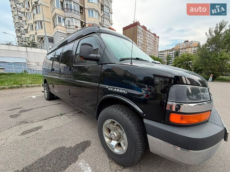 Мінівен Chevrolet Express 2004 в Києві