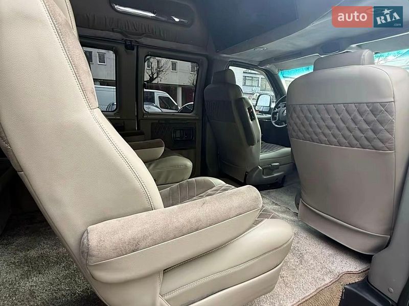 Мінівен Chevrolet Express 2008 в Чернівцях