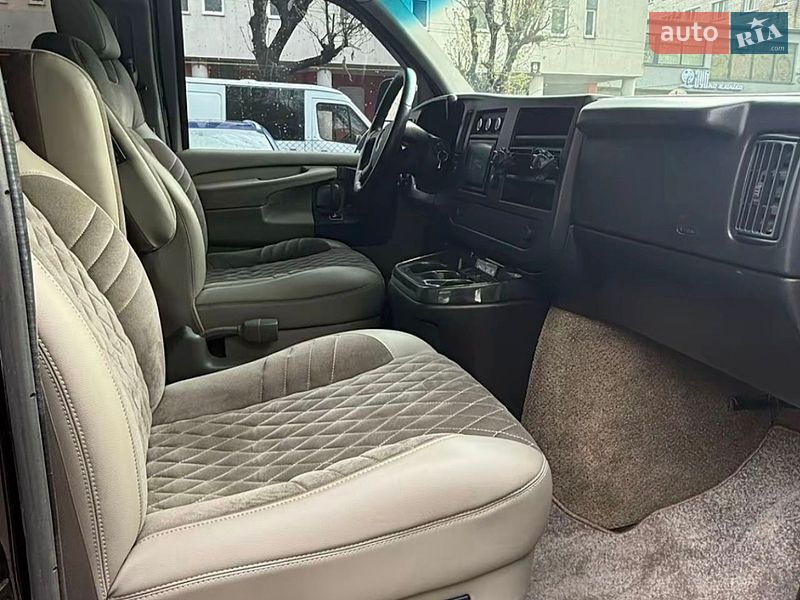 Мінівен Chevrolet Express 2008 в Чернівцях