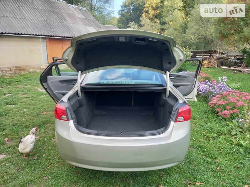 Седан Chevrolet Impala 2013 в Косове