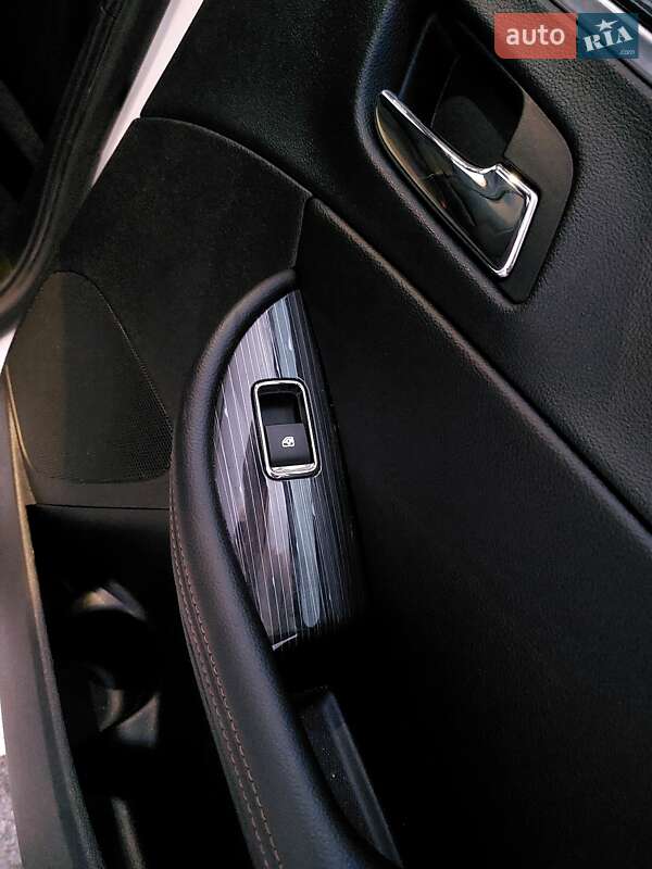 Седан Chevrolet Impala 2016 в Києві