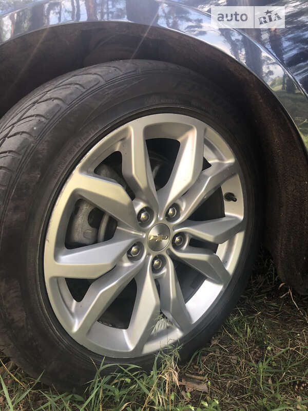 Седан Chevrolet Impala 2016 в Сумах