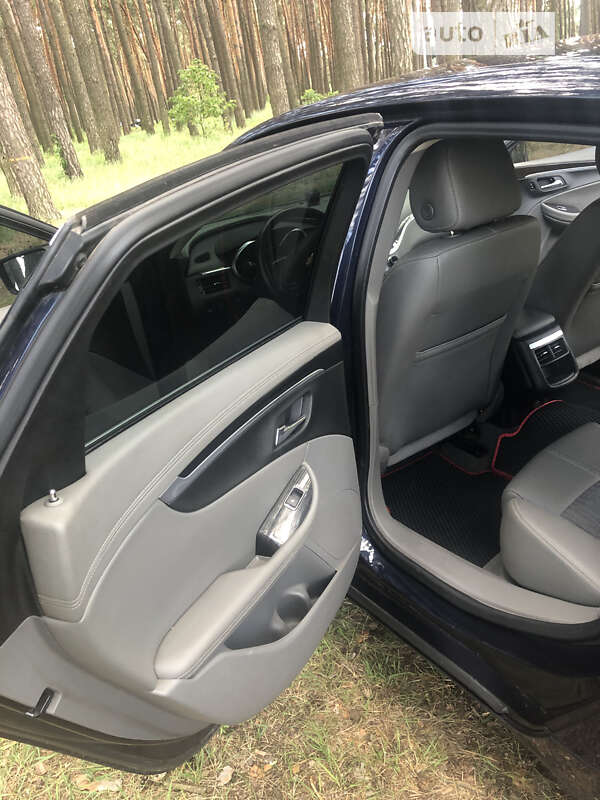 Седан Chevrolet Impala 2016 в Сумах