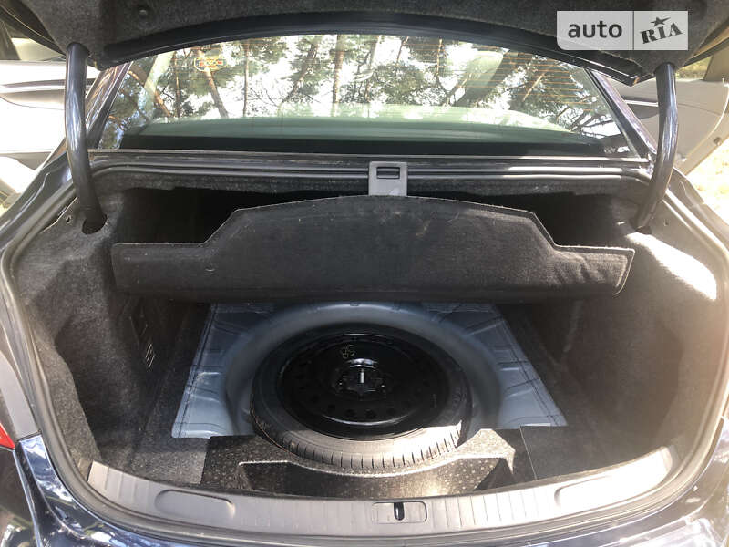 Седан Chevrolet Impala 2016 в Сумах