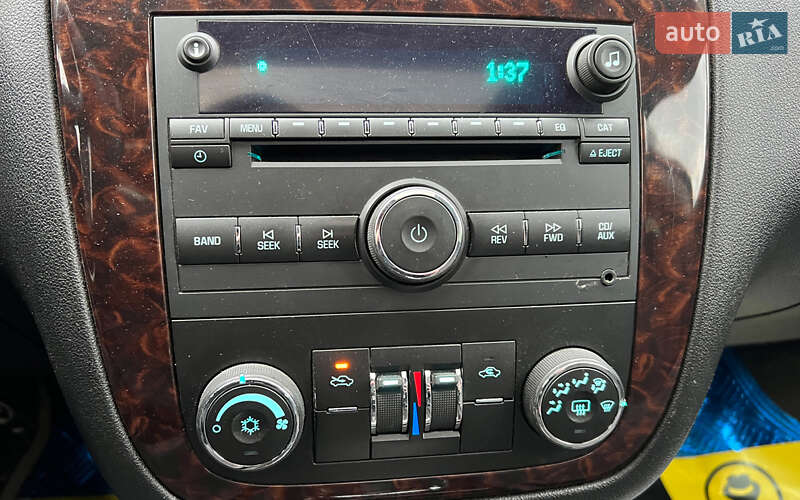 Седан Chevrolet Impala 2013 в Львові