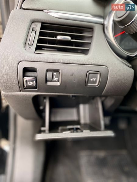 Седан Chevrolet Impala 2018 в Львове