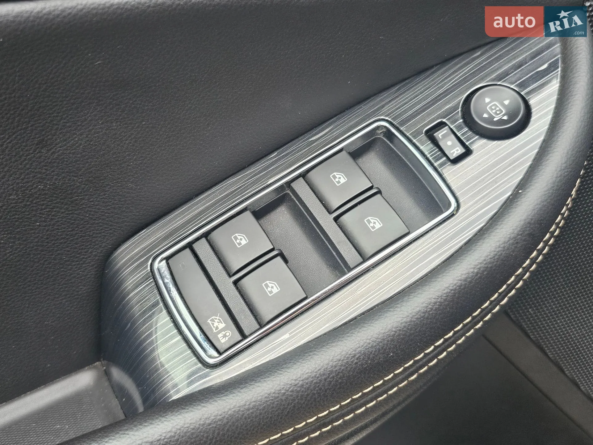 2015 Chevrolet Impala - мініатюра 28