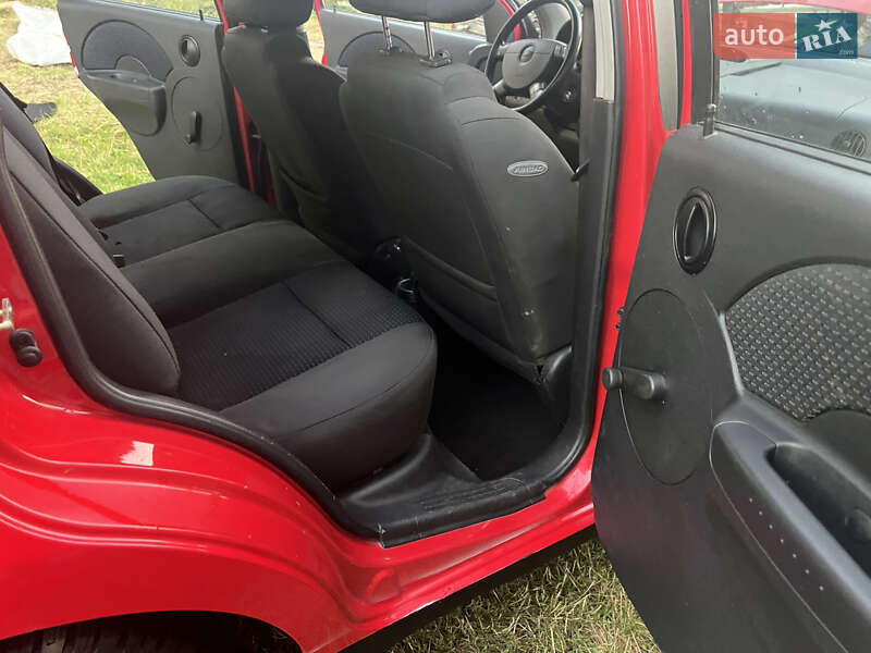 Хетчбек Chevrolet Kalos 2005 в Соломонове