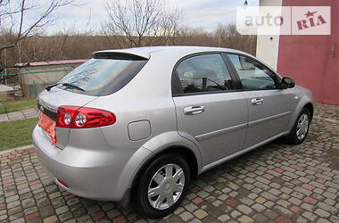 Хетчбек Chevrolet Lacetti 2005 в 