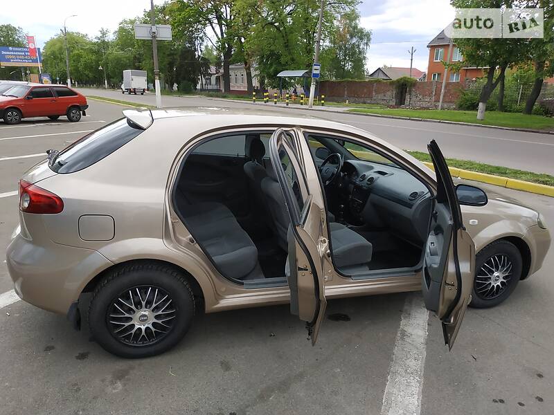 Хетчбек Chevrolet Lacetti 2006 в 
