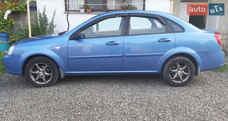 Седан Chevrolet Lacetti 2008 в Ужгороді