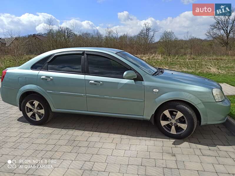 Седан Chevrolet Lacetti 2008 в Львові