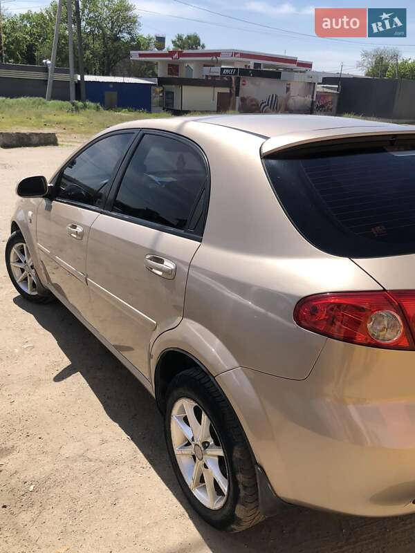 Хэтчбек Chevrolet Lacetti 2008 в Харькове