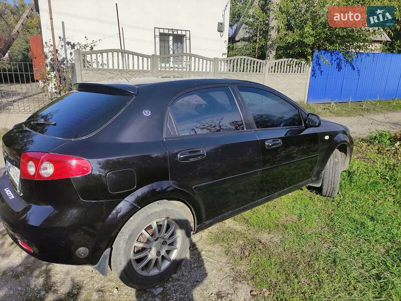 Хэтчбек Chevrolet Lacetti 2005 в Каменском фото 2 Хэтчбек Chevrolet Lacetti 2005 в Каменском