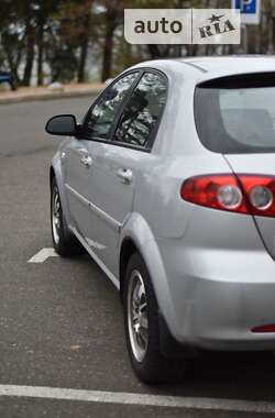 Хэтчбек Chevrolet Lacetti 2008 в 