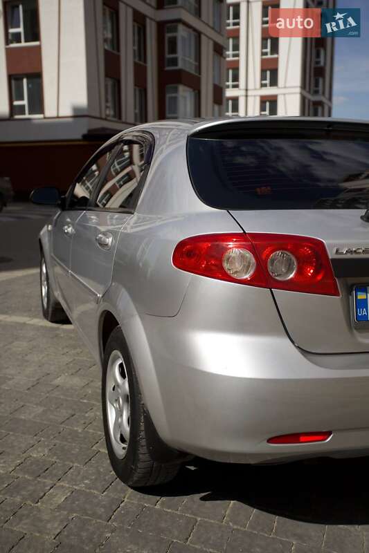 Хетчбек Chevrolet Lacetti 2007 в Івано-Франківську