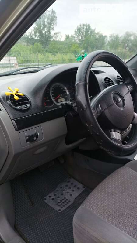 Хэтчбек Chevrolet Lacetti 2005 в Черновцах