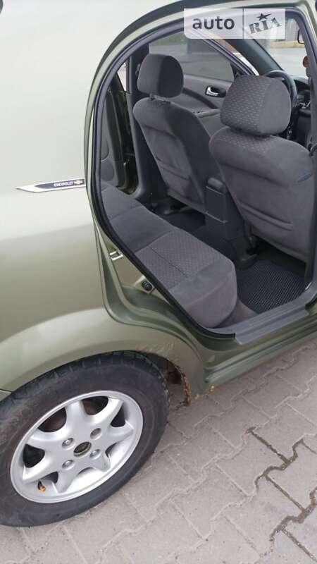 Хэтчбек Chevrolet Lacetti 2005 в Черновцах