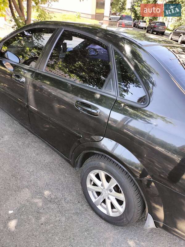 Седан Chevrolet Lacetti 2004 в Киеве