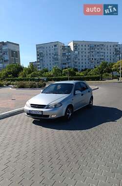 Хэтчбек Chevrolet Lacetti 2006 в Южном