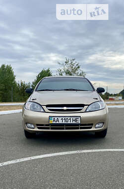 Хэтчбек Chevrolet Lacetti 2005 в Киеве